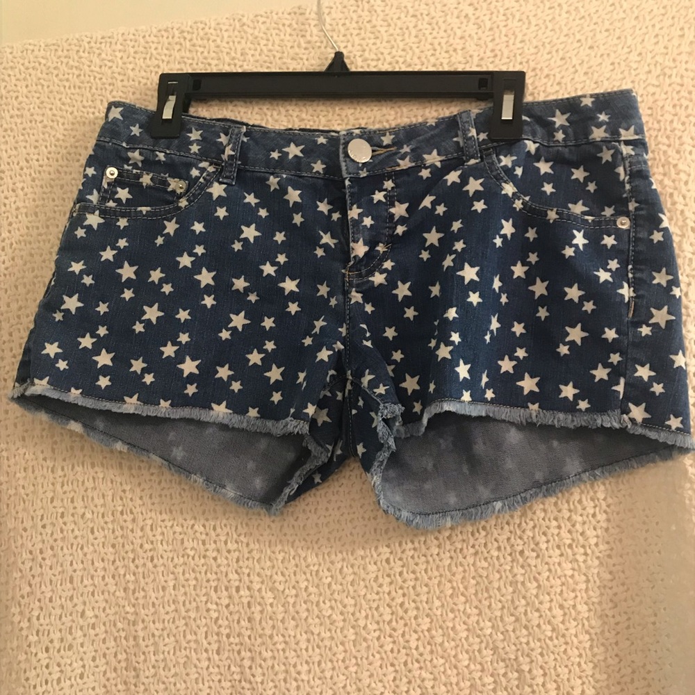 Denim shorts with white stars